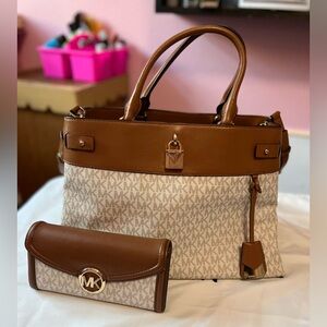 Michael Kors purse, Great condition with some scuff marks on the wallet as shown
